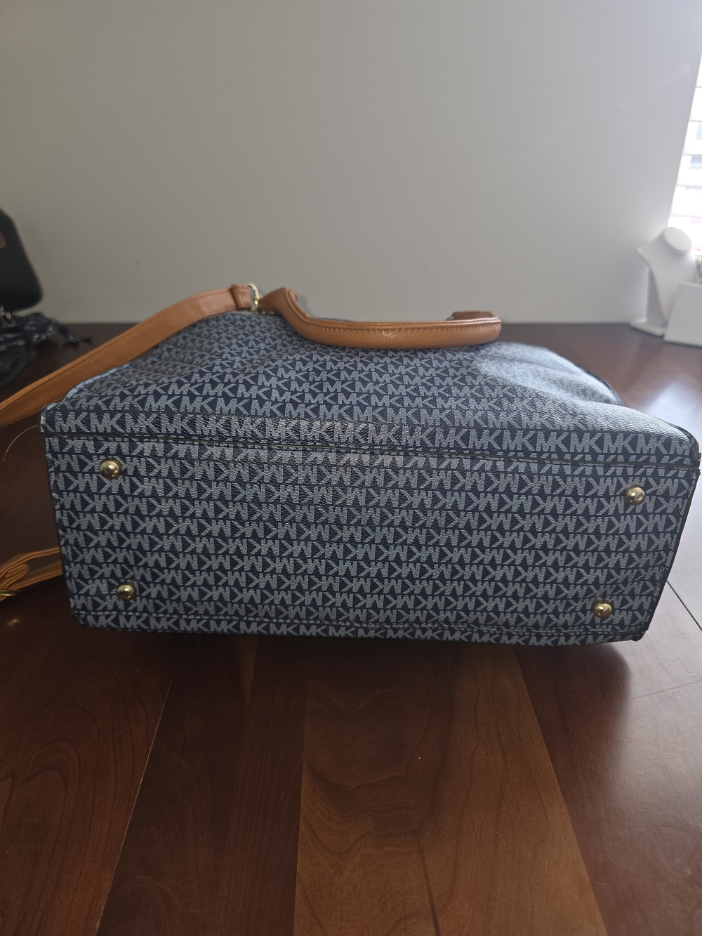 Michael Kors Navy 💙 MK Logo Tote with Tan Handles, Excellent Condition! - Picture 7 of 12